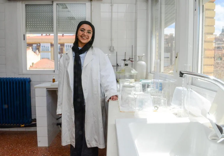 La estudiante saharaui de Guadix que representa a la UGR en las olimpiadas de química